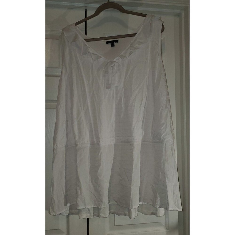 Lane Bryant V-Neck Sleeveless Ruffle/Bow Neckline Top - White - Size 26/28